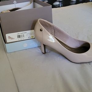 Life Stride Taupe 8.5M Heels